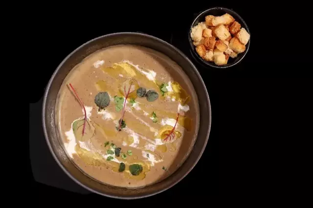 美味牛肝菌的浓汤