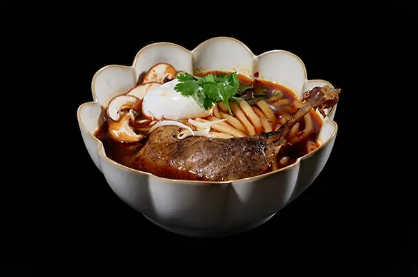 鸭肉的拉面