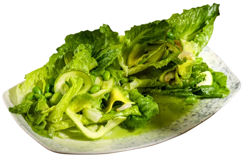 荔枝、脆西葫芦和毛豆的绿沙拉
