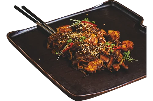 Pad Thai noodles with chicken and shrimp